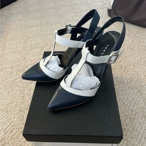 Trouve Slingback Navy and White pumps